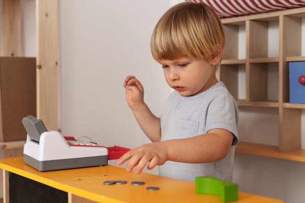 Bauen Spielen Sortieren_Freepik